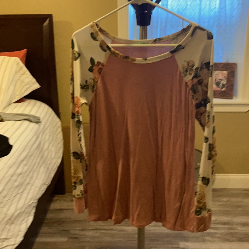 Floral sleeve top